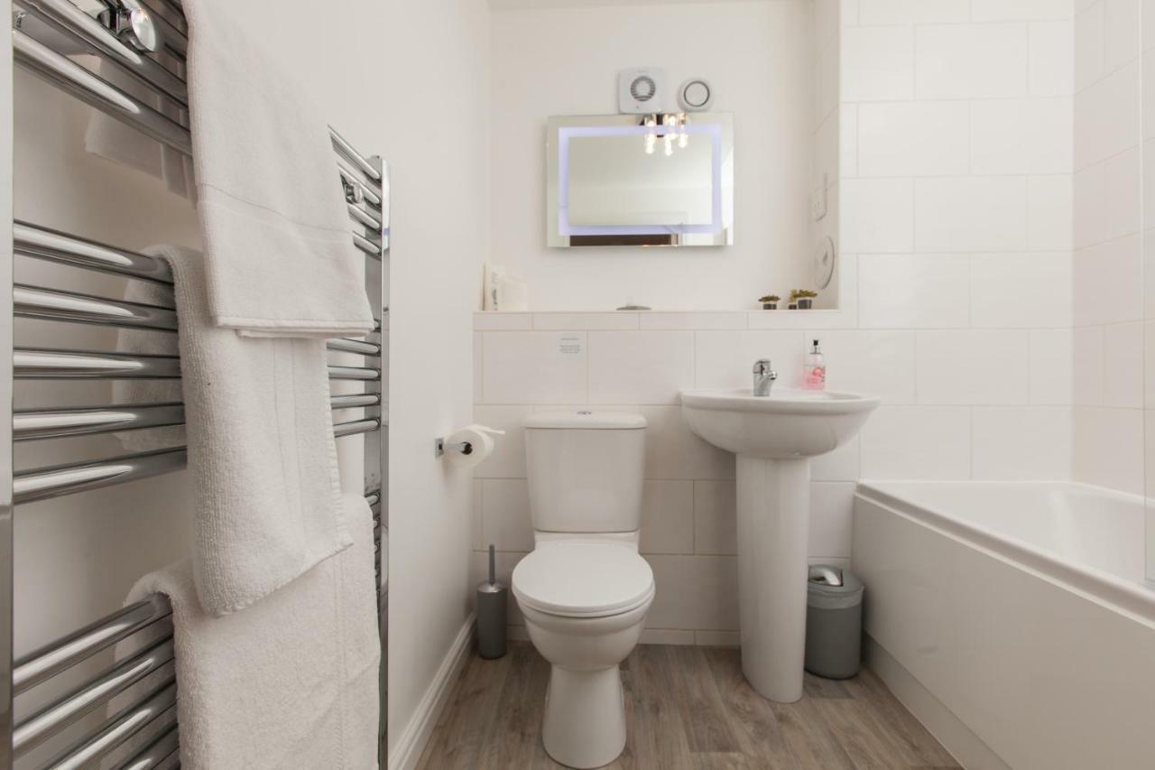 Dunfermline - Luxury Two Bedroom Apartment - Tp Екстер'єр фото